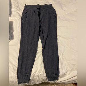 like new! Lululemon Ready to Rulu Joggers
